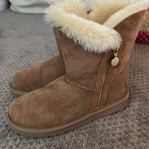 Barely worn Ugg boots